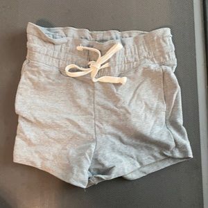 Soft shorts with tie and pockets